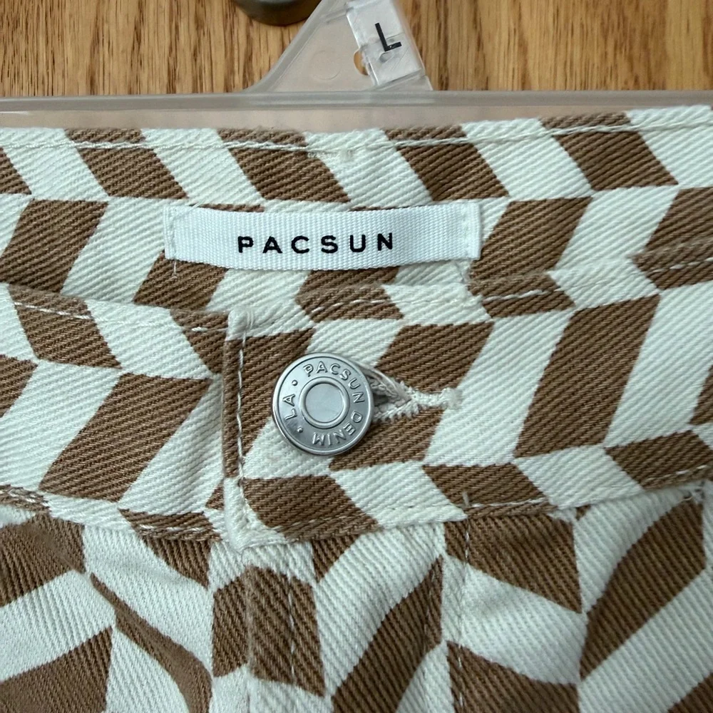 PacSun Tan and White Patterned Denim - funky pattern, straightleg with slit - 27 - Picture 4 of 9